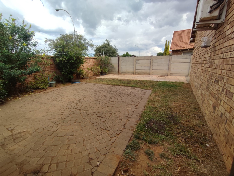 2 Bedroom Property for Sale in Fleurdal Free State